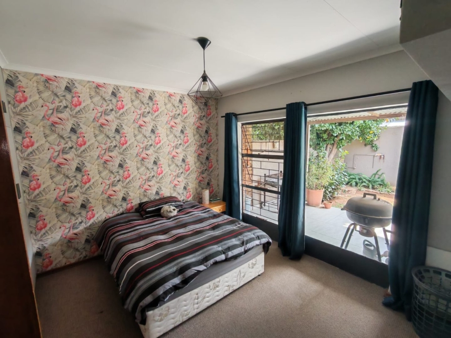 2 Bedroom Property for Sale in Langenhovenpark Free State